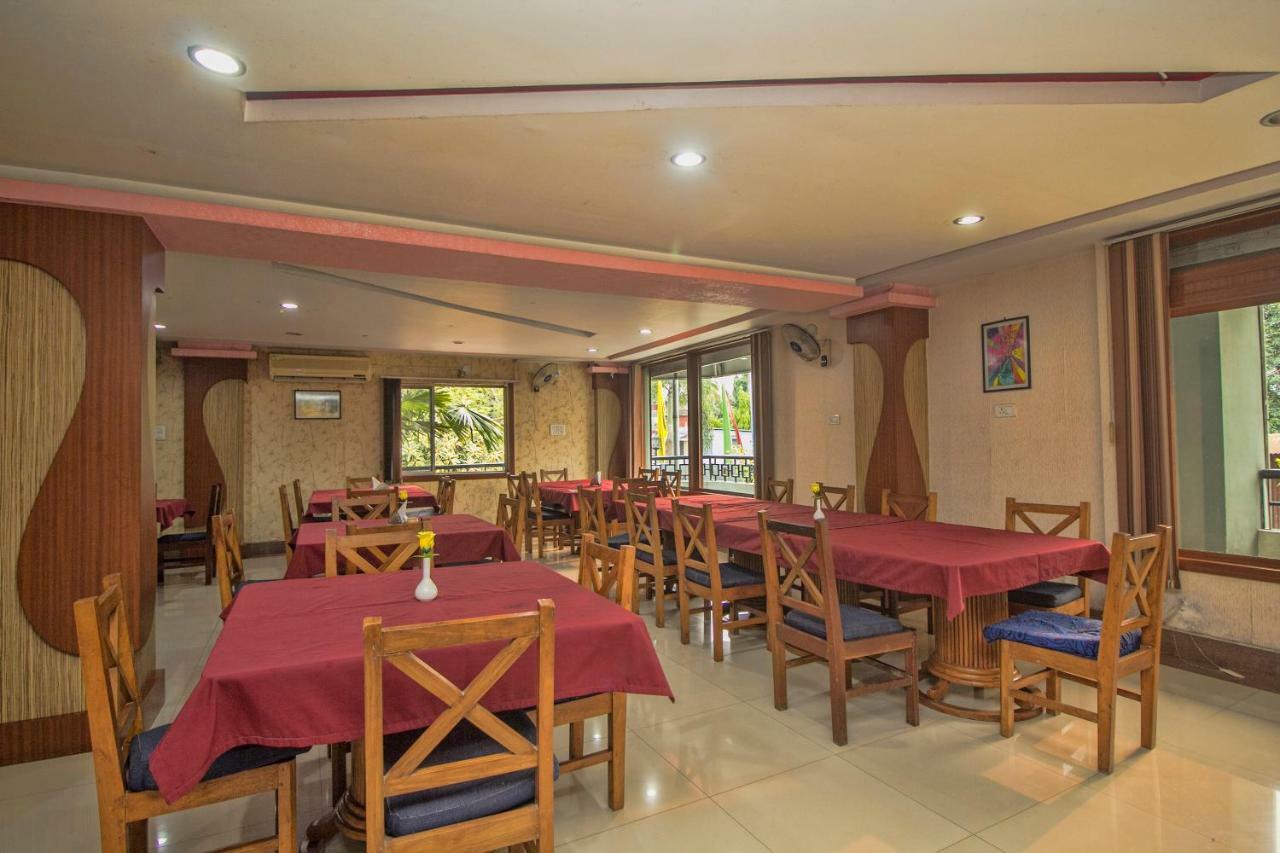 Hotel Nandanik Palace Fālākāta Buitenkant foto