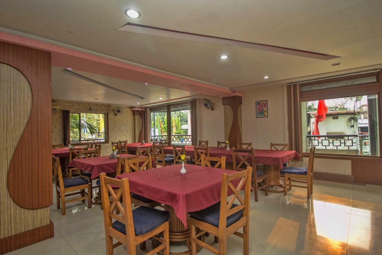 Hotel Nandanik Palace Fālākāta Buitenkant foto