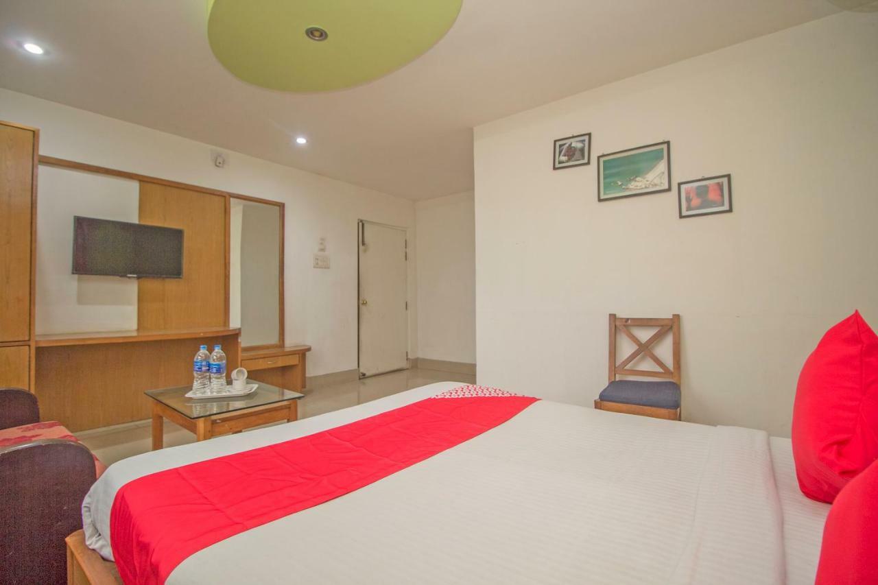 Hotel Nandanik Palace Fālākāta Buitenkant foto